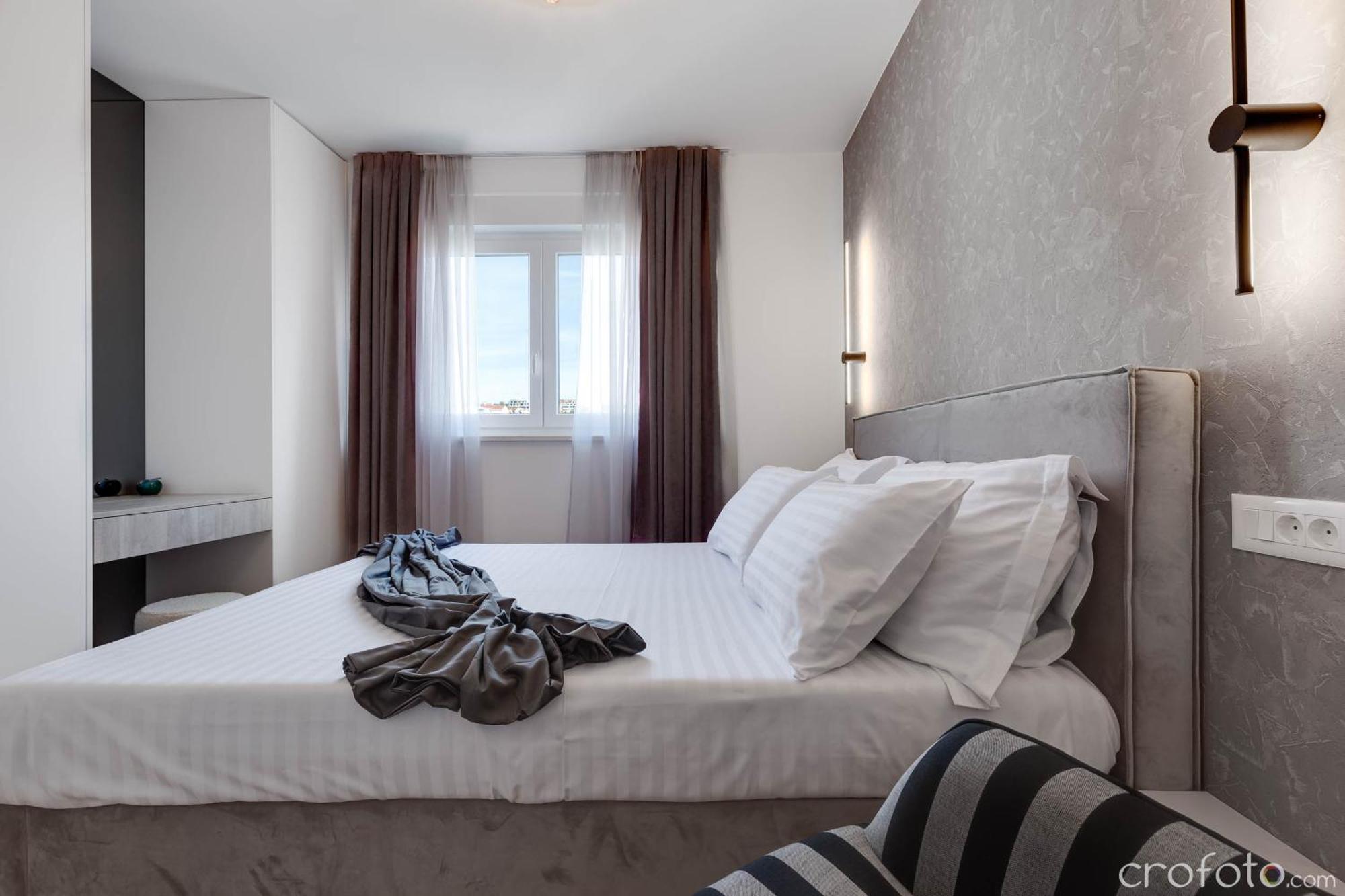 Aritmetic Apartament *