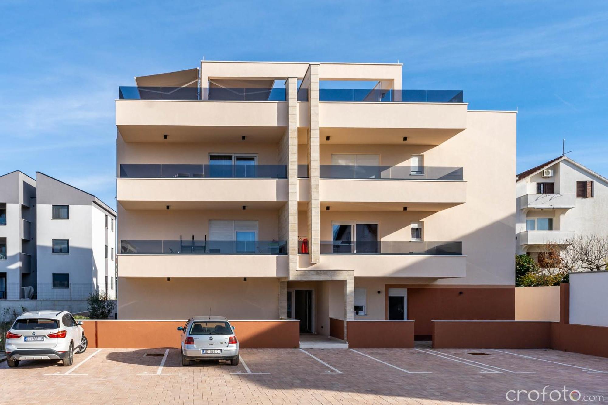 Aritmetic Apartment *